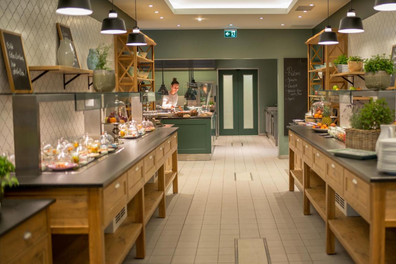 Seehotel Niedernberg - Das Dorf Am See Экстерьер фото