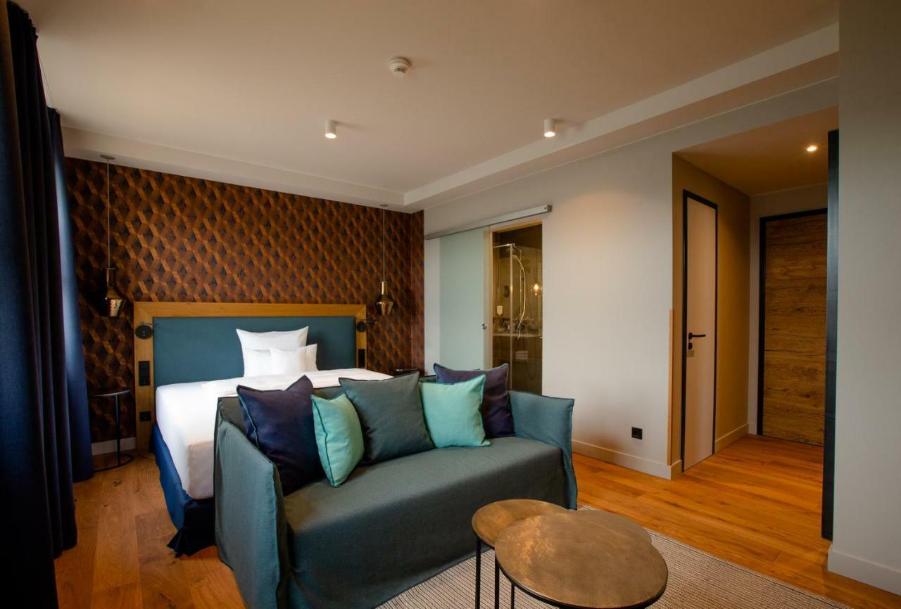 Seehotel Niedernberg - Das Dorf Am See Экстерьер фото