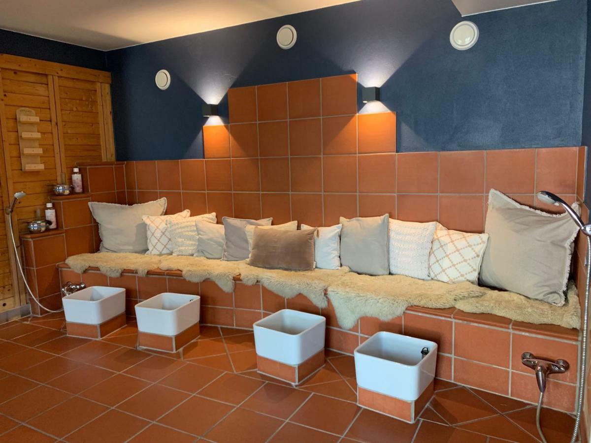 Seehotel Niedernberg - Das Dorf Am See Экстерьер фото
