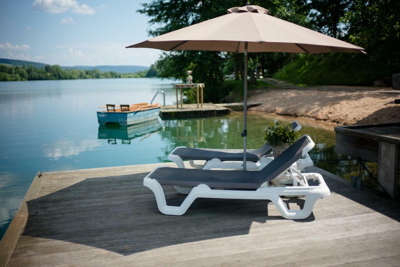 Seehotel Niedernberg - Das Dorf Am See Экстерьер фото
